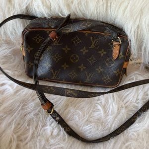 AUTHENTIC LV Pouchette Marly Bandouliere Monogram Crossbody